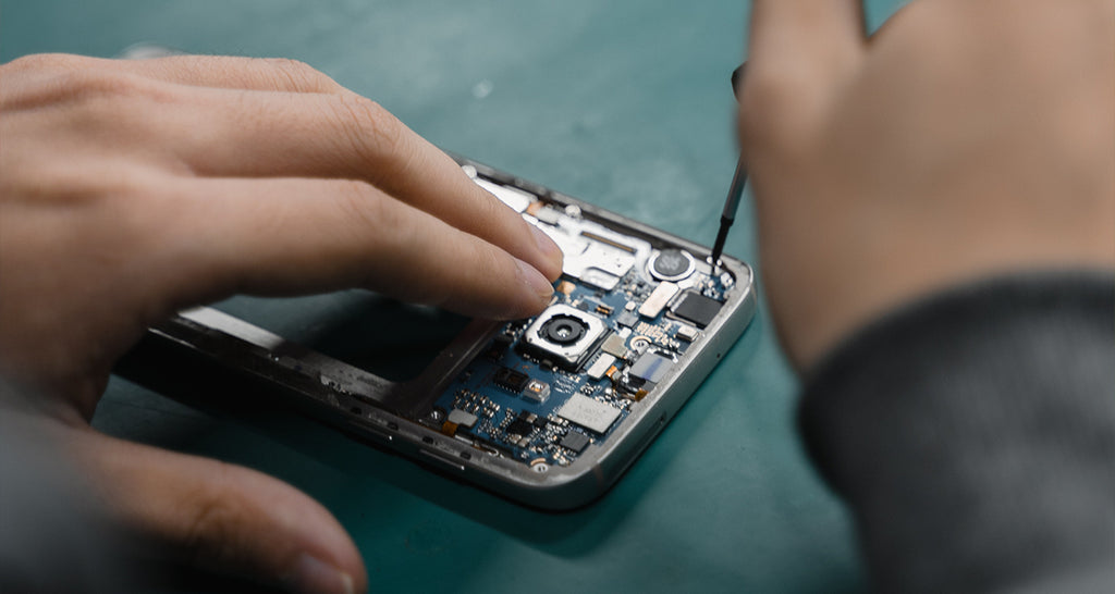 DIY Computer Repairs vs. Professional Repairs: An In-Depth Comparison